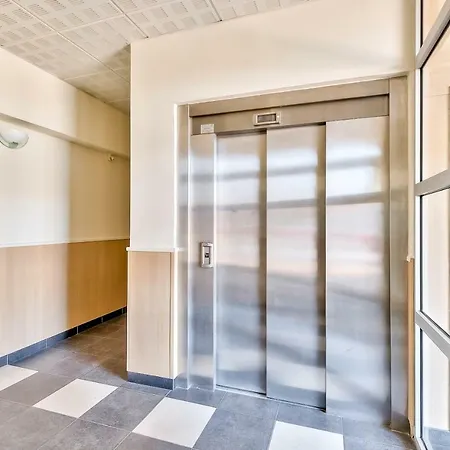 Two-room With Terrace *patte D'oie*