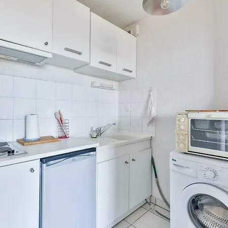 Two-room With Terrace *patte D'oie* Apartment